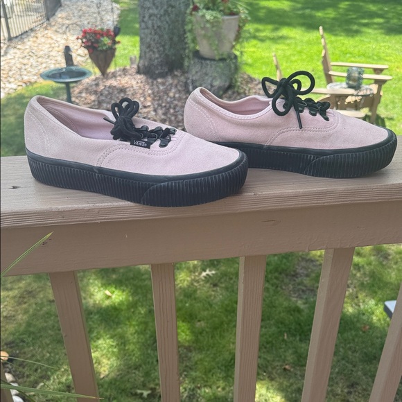 Vans Women's Pink Canvas Sneakers with Black Accents - Picture 4 of 6